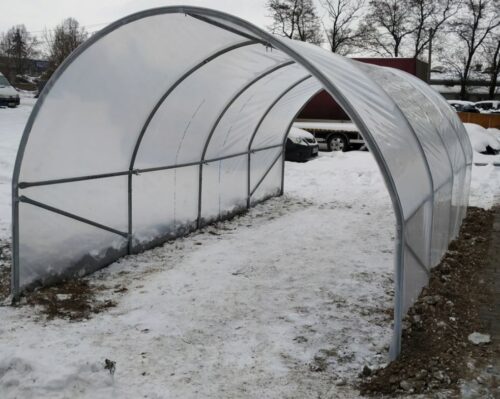 tunel foliowy zimą